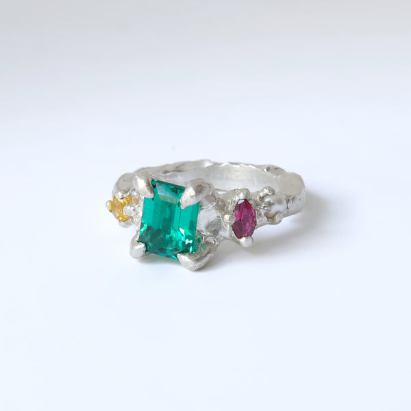 Green cluster ring