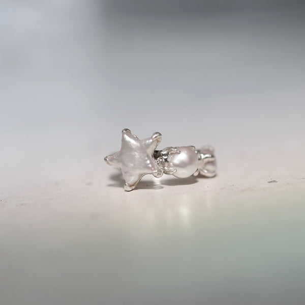 Pearl trio ring