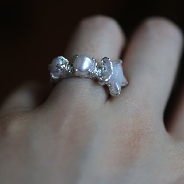 Pearl trio ring