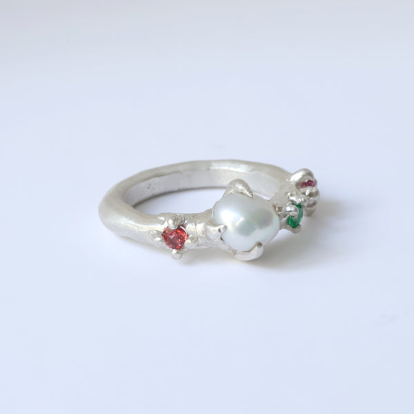 Seed pearl ring